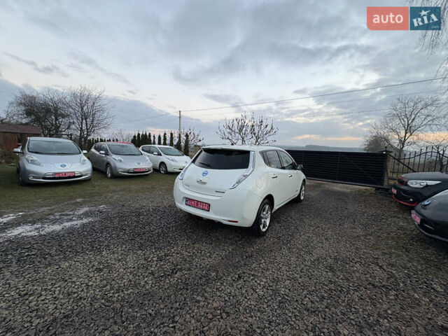 Белый Ниссан Лиф, объемом двигателя 0 л и пробегом 106 тыс. км за 4000 $, фото 17 на Automoto.ua