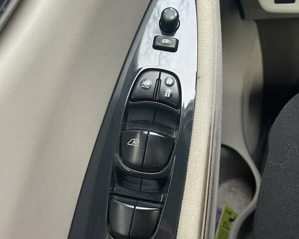 Білий Ніссан Ліф, об'ємом двигуна 0 л та пробігом 162 тис. км за 4000 $, фото 14 на Automoto.ua