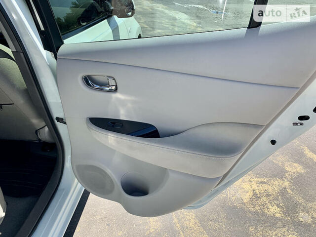 Белый Ниссан Лиф, объемом двигателя 0 л и пробегом 158 тыс. км за 6700 $, фото 38 на Automoto.ua