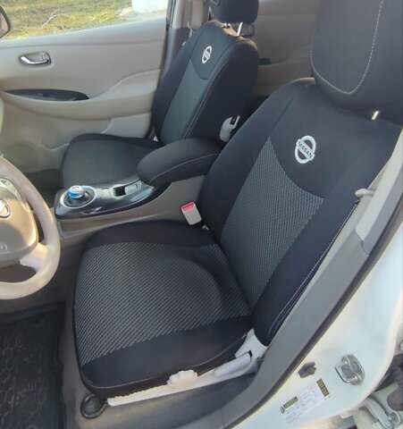 Білий Ніссан Ліф, об'ємом двигуна 0 л та пробігом 150 тис. км за 4990 $, фото 8 на Automoto.ua