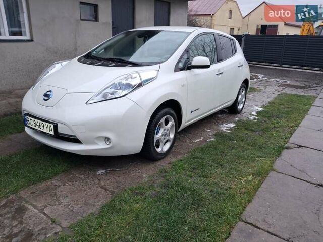 Белый Ниссан Лиф, объемом двигателя 0 л и пробегом 90 тыс. км за 4500 $, фото 4 на Automoto.ua