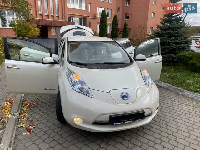 Білий Ніссан Ліф, об'ємом двигуна 0 л та пробігом 81 тис. км за 4600 $, фото 26 на Automoto.ua