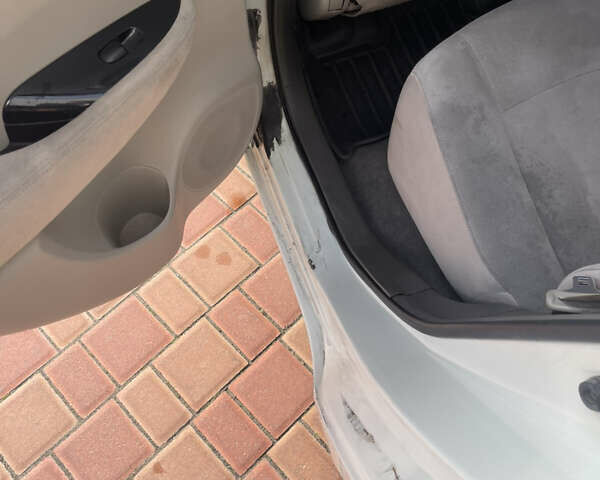 Белый Ниссан Лиф, объемом двигателя 0 л и пробегом 181 тыс. км за 4000 $, фото 5 на Automoto.ua