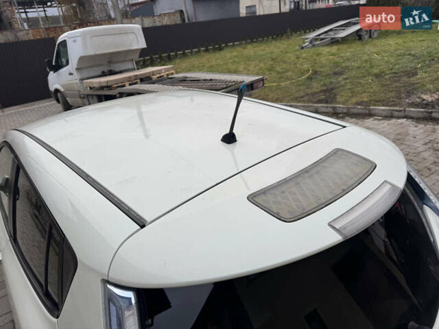 Белый Ниссан Лиф, объемом двигателя 0 л и пробегом 115 тыс. км за 4600 $, фото 4 на Automoto.ua