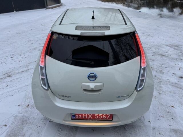 Белый Ниссан Лиф, объемом двигателя 0 л и пробегом 93 тыс. км за 3990 $, фото 11 на Automoto.ua