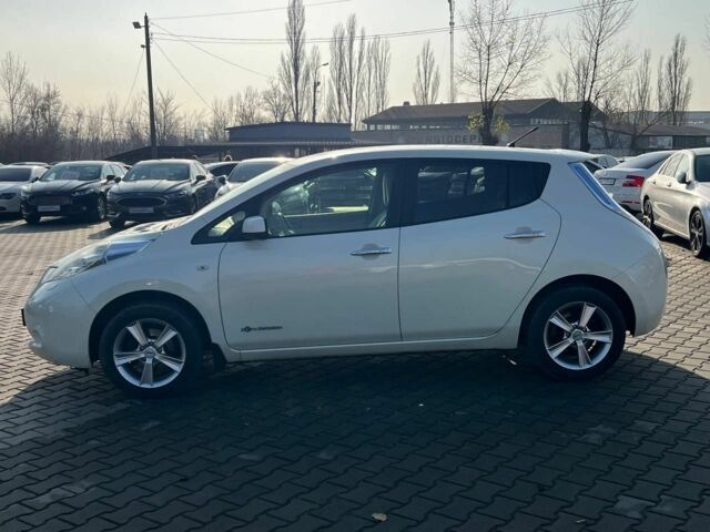 Белый Ниссан Лиф, объемом двигателя 0 л и пробегом 104 тыс. км за 6400 $, фото 3 на Automoto.ua