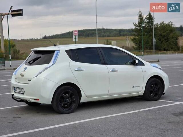 Белый Ниссан Лиф, объемом двигателя 0 л и пробегом 187 тыс. км за 4999 $, фото 8 на Automoto.ua