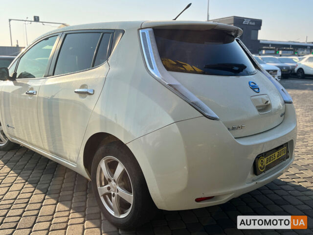 Белый Ниссан Лиф, объемом двигателя 24 л и пробегом 78 тыс. км за 6590 $, фото 4 на Automoto.ua