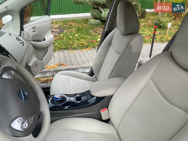 Білий Ніссан Ліф, об'ємом двигуна 0 л та пробігом 81 тис. км за 4600 $, фото 12 на Automoto.ua