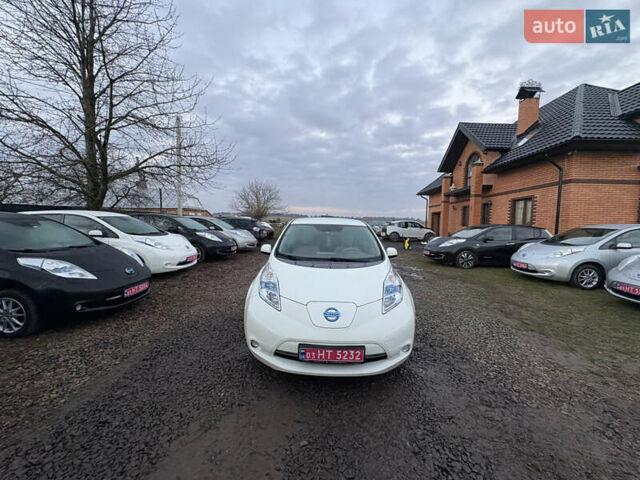 Белый Ниссан Лиф, объемом двигателя 0 л и пробегом 106 тыс. км за 4000 $, фото 12 на Automoto.ua