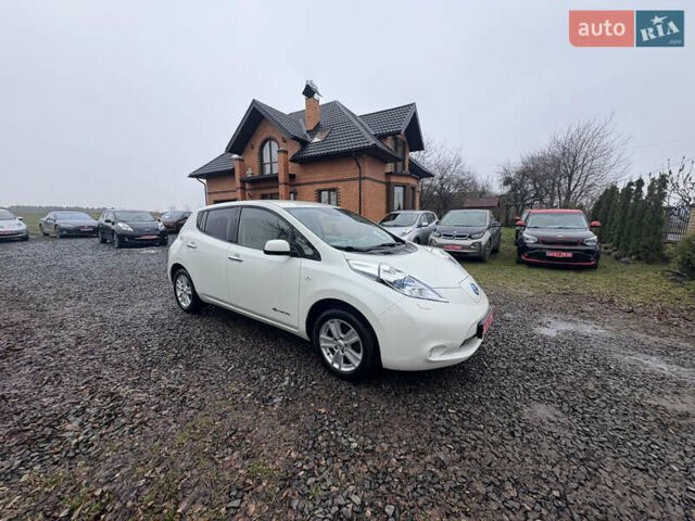 Белый Ниссан Лиф, объемом двигателя 0 л и пробегом 124 тыс. км за 3999 $, фото 14 на Automoto.ua