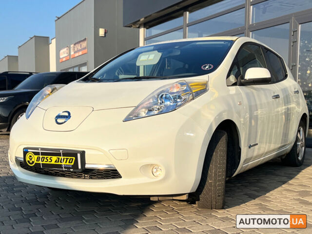 Белый Ниссан Лиф, объемом двигателя 24 л и пробегом 78 тыс. км за 6590 $, фото 2 на Automoto.ua