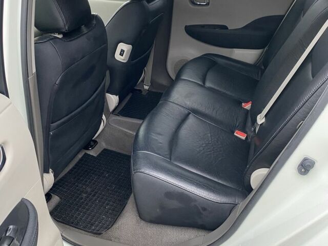 Белый Ниссан Лиф, объемом двигателя 0 л и пробегом 105 тыс. км за 4900 $, фото 3 на Automoto.ua