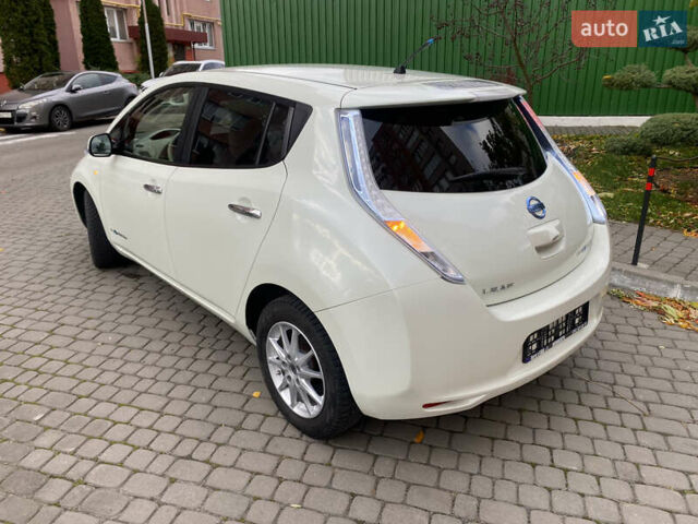 Білий Ніссан Ліф, об'ємом двигуна 0 л та пробігом 81 тис. км за 4600 $, фото 34 на Automoto.ua