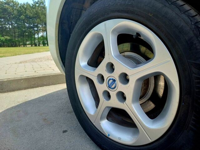 Белый Ниссан Лиф, объемом двигателя 0 л и пробегом 140 тыс. км за 5099 $, фото 12 на Automoto.ua