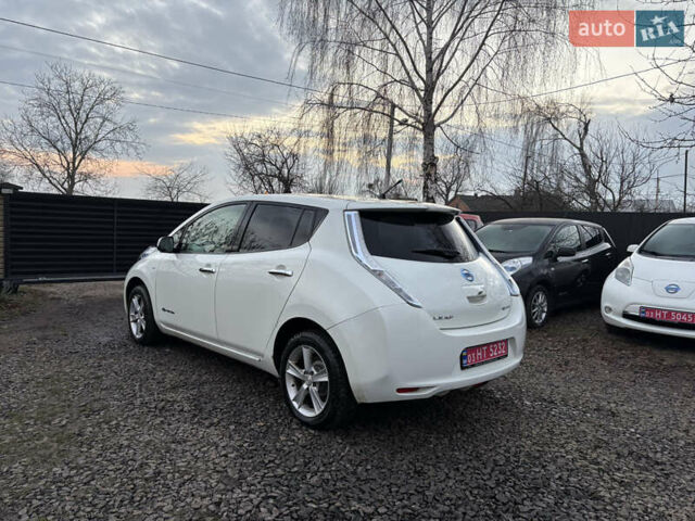 Белый Ниссан Лиф, объемом двигателя 0 л и пробегом 106 тыс. км за 4000 $, фото 7 на Automoto.ua