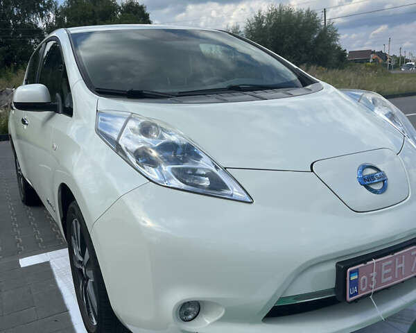 Белый Ниссан Лиф, объемом двигателя 0 л и пробегом 102 тыс. км за 5400 $, фото 4 на Automoto.ua