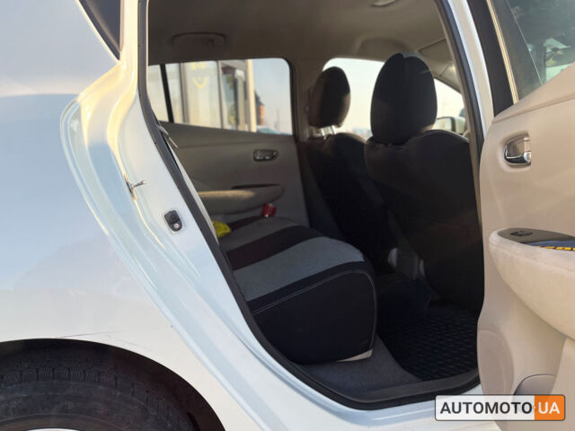 Белый Ниссан Лиф, объемом двигателя 24 л и пробегом 78 тыс. км за 6590 $, фото 18 на Automoto.ua