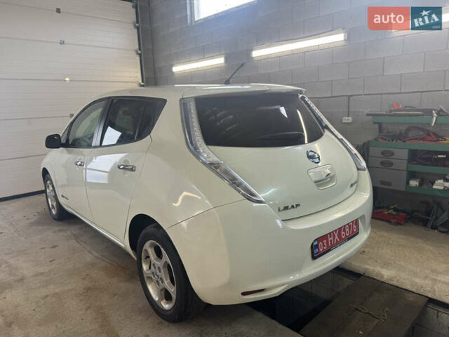 Белый Ниссан Лиф, объемом двигателя 0 л и пробегом 202 тыс. км за 4000 $, фото 1 на Automoto.ua