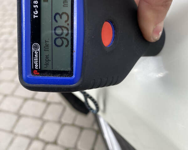 Білий Ніссан Ліф, об'ємом двигуна 0 л та пробігом 81 тис. км за 4600 $, фото 40 на Automoto.ua