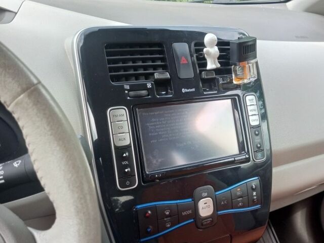 Белый Ниссан Лиф, объемом двигателя 0 л и пробегом 142 тыс. км за 5350 $, фото 16 на Automoto.ua