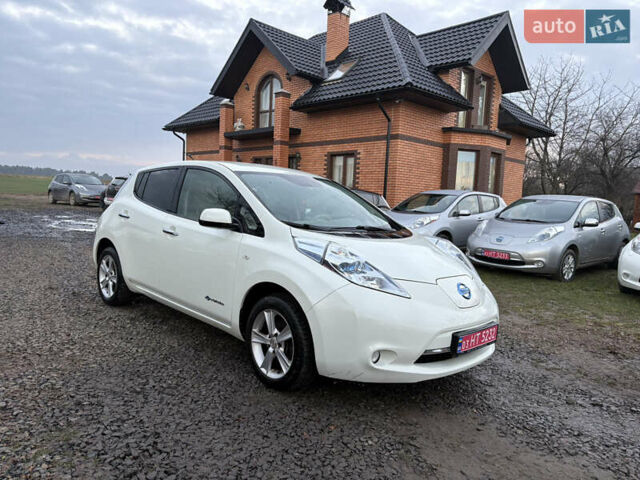 Белый Ниссан Лиф, объемом двигателя 0 л и пробегом 106 тыс. км за 4000 $, фото 1 на Automoto.ua