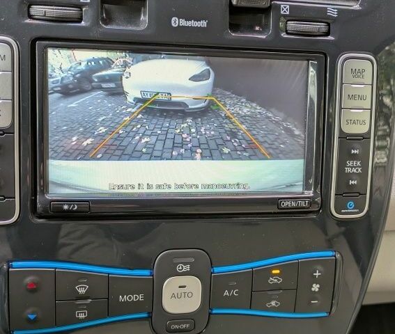 Белый Ниссан Лиф, объемом двигателя 0 л и пробегом 125 тыс. км за 4200 $, фото 13 на Automoto.ua