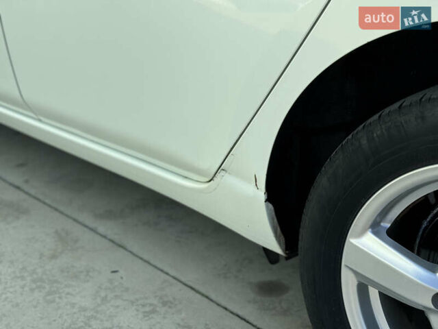 Белый Ниссан Лиф, объемом двигателя 0 л и пробегом 95 тыс. км за 5300 $, фото 31 на Automoto.ua