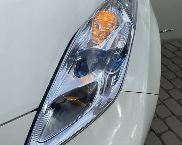 Білий Ніссан Ліф, об'ємом двигуна 0 л та пробігом 81 тис. км за 4600 $, фото 7 на Automoto.ua