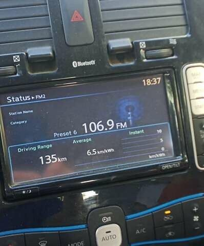 Білий Ніссан Ліф, об'ємом двигуна 0 л та пробігом 103 тис. км за 6000 $, фото 1 на Automoto.ua