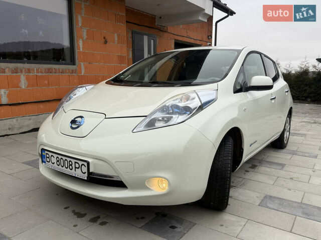 Белый Ниссан Лиф, объемом двигателя 0 л и пробегом 112 тыс. км за 5100 $, фото 1 на Automoto.ua