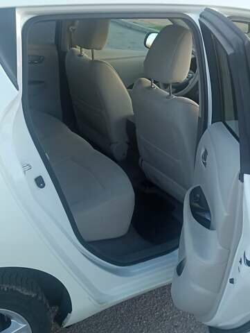 Білий Ніссан Ліф, об'ємом двигуна 0 л та пробігом 111 тис. км за 5300 $, фото 11 на Automoto.ua