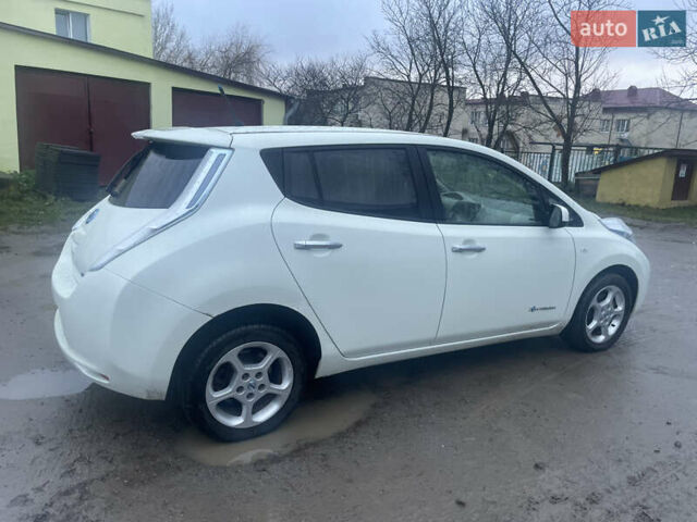 Белый Ниссан Лиф, объемом двигателя 0 л и пробегом 190 тыс. км за 4333 $, фото 11 на Automoto.ua