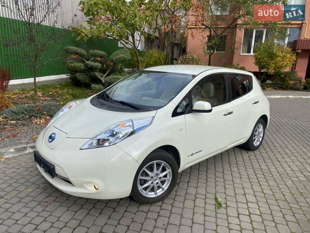 Білий Ніссан Ліф, об'ємом двигуна 0 л та пробігом 81 тис. км за 4600 $, фото 50 на Automoto.ua