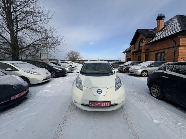 Білий Ніссан Ліф, об'ємом двигуна 0 л та пробігом 106 тис. км за 4000 $, фото 11 на Automoto.ua