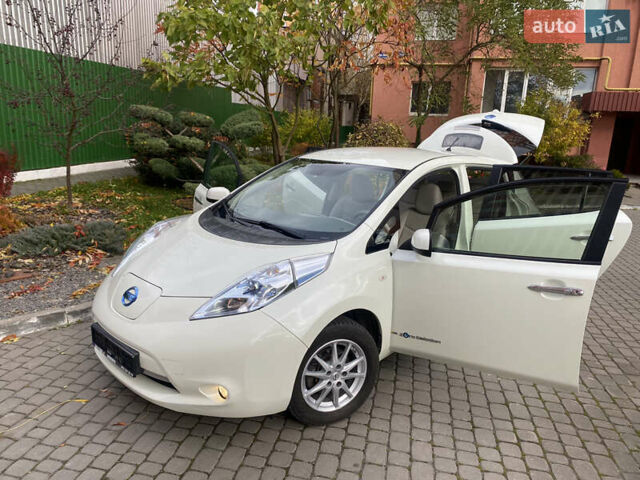 Білий Ніссан Ліф, об'ємом двигуна 0 л та пробігом 81 тис. км за 4600 $, фото 28 на Automoto.ua