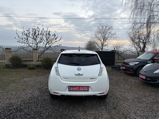 Белый Ниссан Лиф, объемом двигателя 0 л и пробегом 106 тыс. км за 4000 $, фото 6 на Automoto.ua