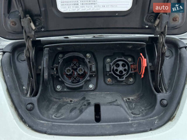 Білий Ніссан Ліф, об'ємом двигуна 0 л та пробігом 93 тис. км за 3990 $, фото 34 на Automoto.ua
