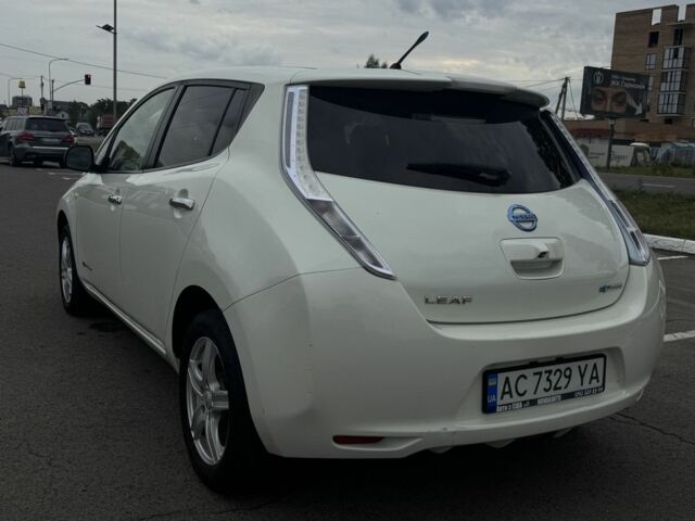 Білий Ніссан Ліф, об'ємом двигуна 0 л та пробігом 97 тис. км за 4901 $, фото 3 на Automoto.ua