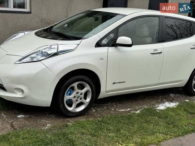 Белый Ниссан Лиф, объемом двигателя 0 л и пробегом 90 тыс. км за 4500 $, фото 7 на Automoto.ua