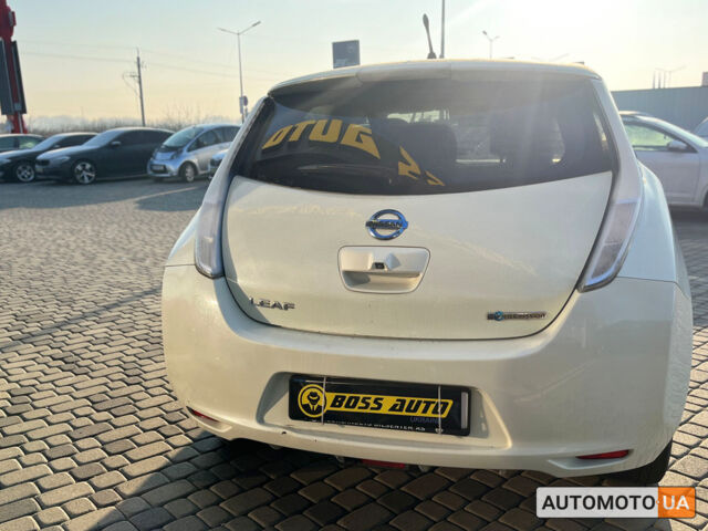 Белый Ниссан Лиф, объемом двигателя 24 л и пробегом 78 тыс. км за 6590 $, фото 5 на Automoto.ua