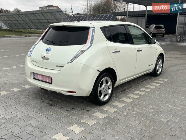 Білий Ніссан Ліф, об'ємом двигуна 0 л та пробігом 152 тис. км за 4450 $, фото 5 на Automoto.ua