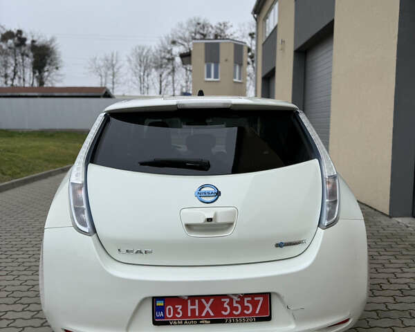 Белый Ниссан Лиф, объемом двигателя 0 л и пробегом 91 тыс. км за 4500 $, фото 5 на Automoto.ua