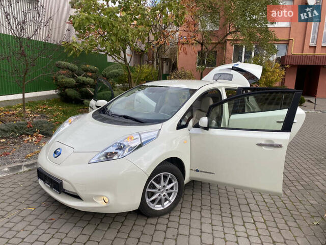 Білий Ніссан Ліф, об'ємом двигуна 0 л та пробігом 81 тис. км за 4600 $, фото 27 на Automoto.ua