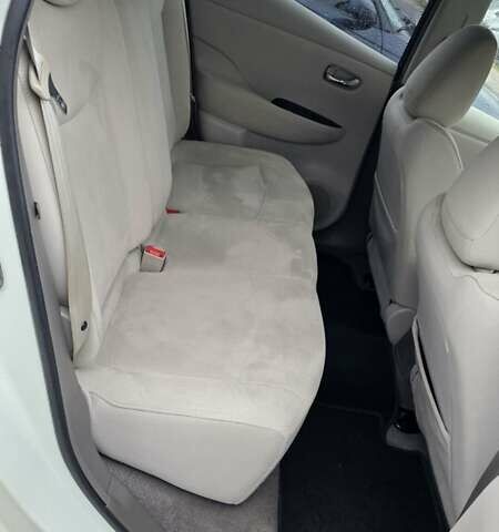 Белый Ниссан Лиф, объемом двигателя 0 л и пробегом 125 тыс. км за 5200 $, фото 20 на Automoto.ua