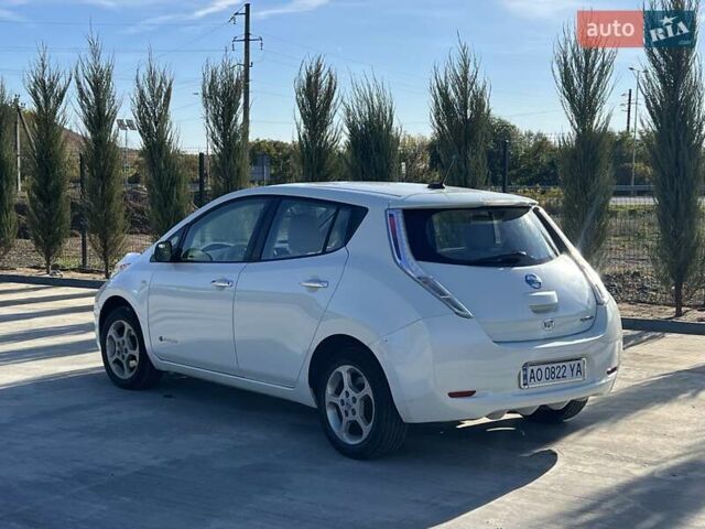 Белый Ниссан Лиф, объемом двигателя 0 л и пробегом 86 тыс. км за 4700 $, фото 6 на Automoto.ua