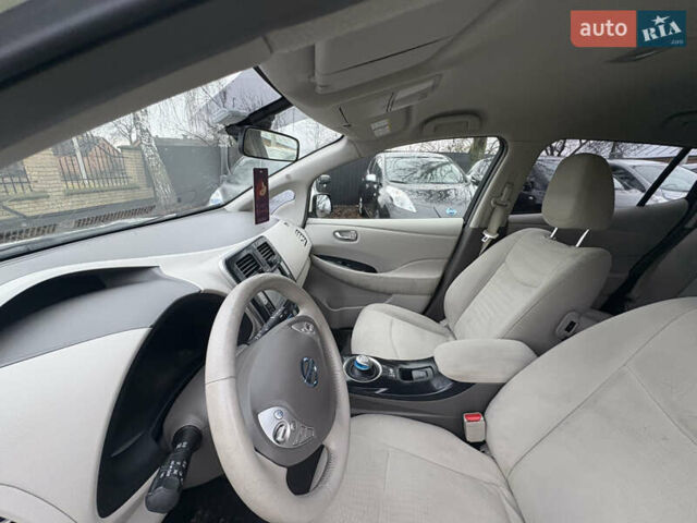 Белый Ниссан Лиф, объемом двигателя 0 л и пробегом 124 тыс. км за 3999 $, фото 20 на Automoto.ua