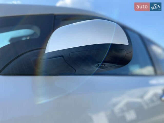 Белый Ниссан Лиф, объемом двигателя 0 л и пробегом 163 тыс. км за 7500 $, фото 11 на Automoto.ua