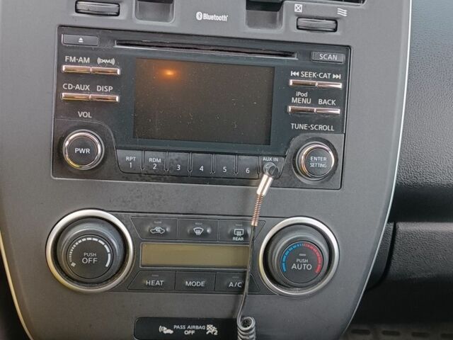 Белый Ниссан Лиф, объемом двигателя 0 л и пробегом 126 тыс. км за 5000 $, фото 12 на Automoto.ua