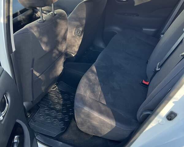 Белый Ниссан Лиф, объемом двигателя 0 л и пробегом 98 тыс. км за 6200 $, фото 15 на Automoto.ua